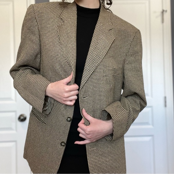 Houndstooth Tweed Blazer — Made in Canada - Picture 4 of 9